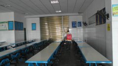 <b>為食堂環(huán)境消毒一</b>