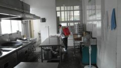 為食堂環(huán)境消毒十四
